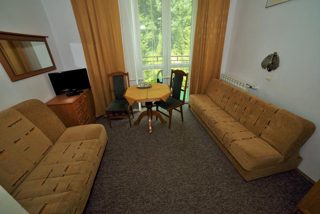 Domy Wczasowe Tryumfy Bed & Breakfast Krynica Zdroj Rom bilde