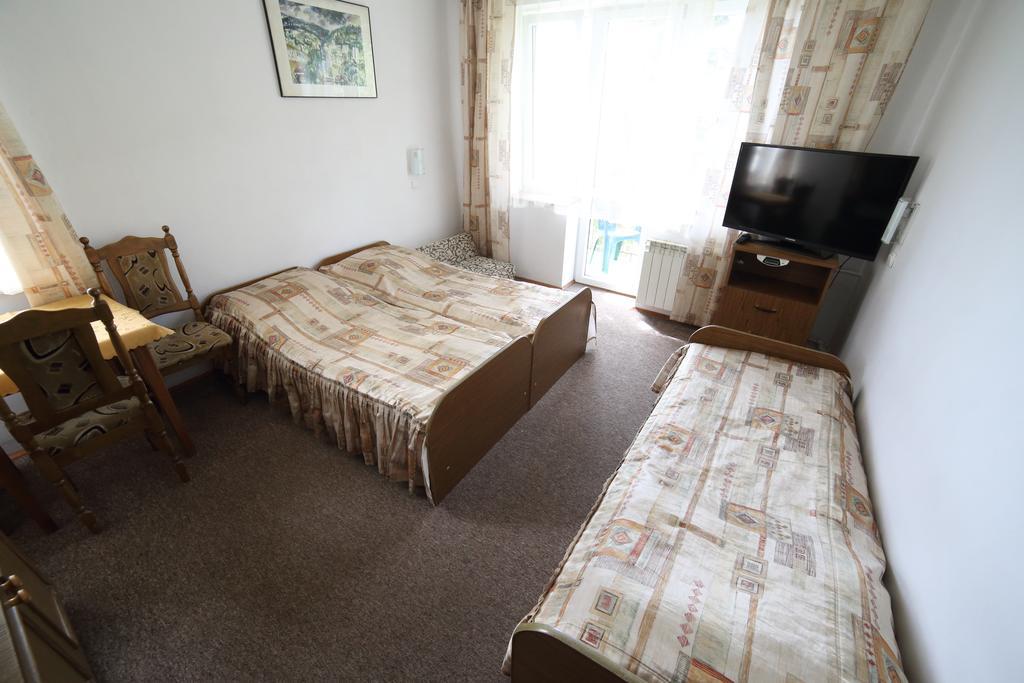 Domy Wczasowe Tryumfy Bed & Breakfast Krynica Zdroj Rom bilde
