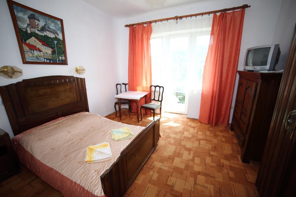 Domy Wczasowe Tryumfy Bed & Breakfast Krynica Zdroj Rom bilde